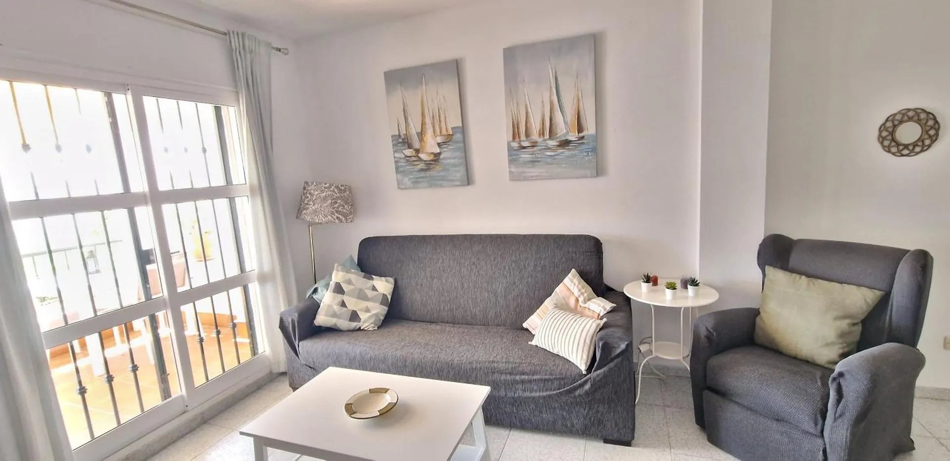 Apartamento Con Terraza En Primera Linea De Playa Conil De La Frontera